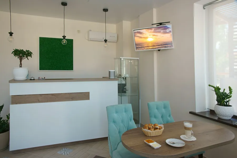 Зона завтраков в гостевом доме Palermo